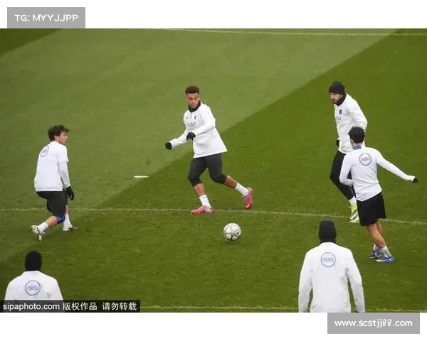 巴黎圣日耳曼与马赛对决解析法甲赛事中的激烈竞争与战术博弈 巴黎圣日耳曼与马赛对决解析法甲赛事中的激烈竞争与战术博弈